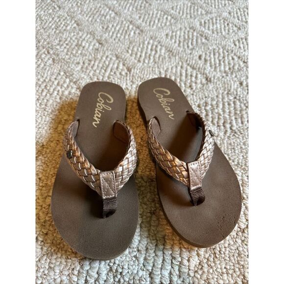 Womens Cobian Braided Strap  Summer Beach Gold Brown‎ Flip Flop Shoes Size 5-6 - Picture 1 of 6